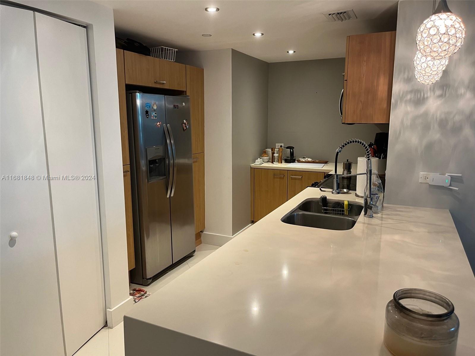 350 S Miami Ave #3404, Miami FL 33130