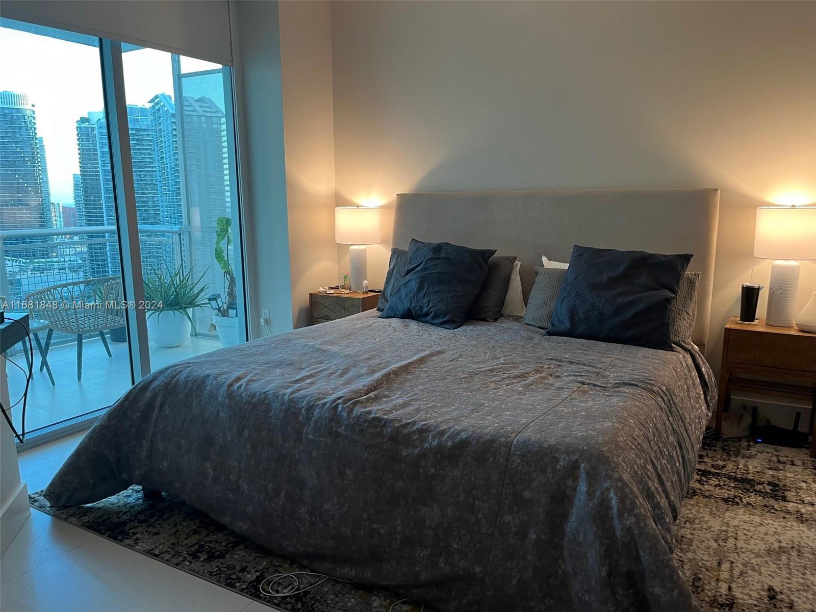 350 S Miami Ave #3404, Miami FL 33130