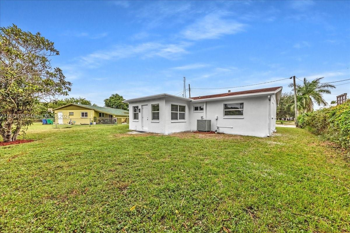 3291 NW 17th St, Lauderhill, Florida image 38