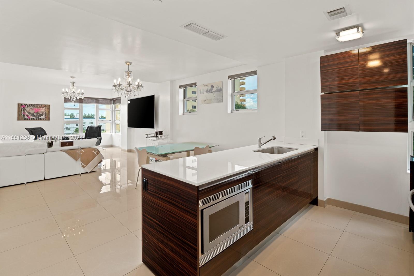 Apartamento à Venda em Miami Beach, FL