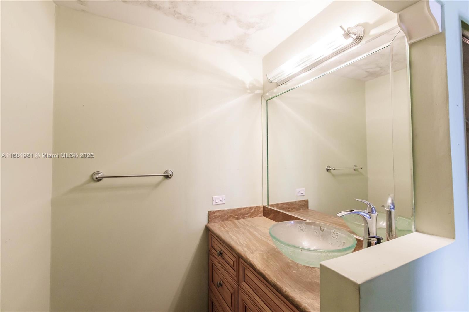 1900 W 54th St #213, Hialeah, Florida image 17