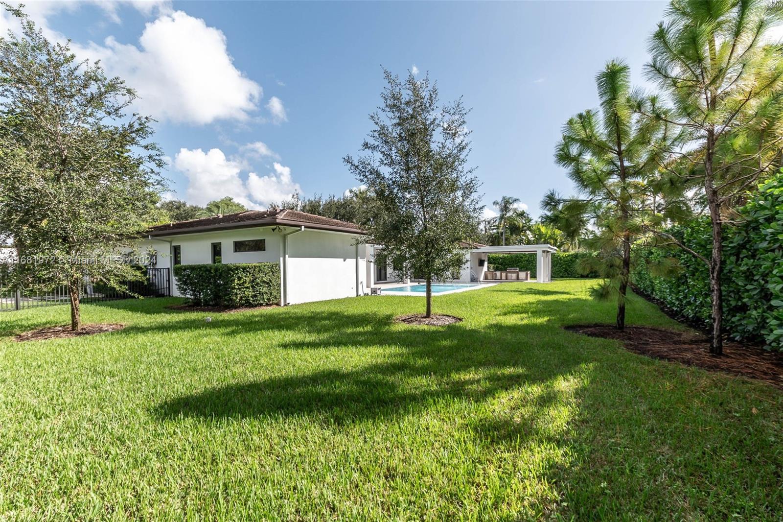 7720 SW 130th St, Pinecrest, Florida image 37