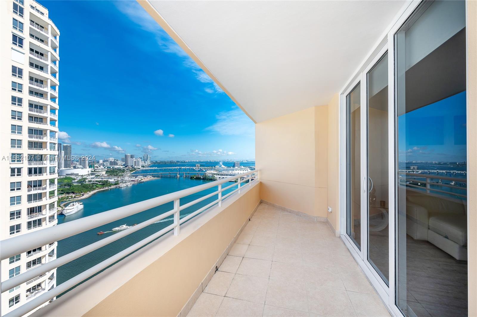 808 Brickell Key Dr #3403, Miami FL 33131