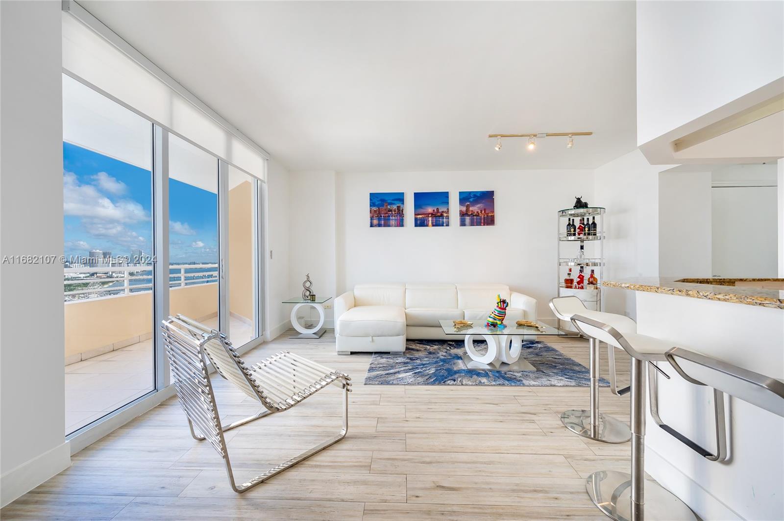 808 Brickell Key Dr #3403, Miami FL 33131