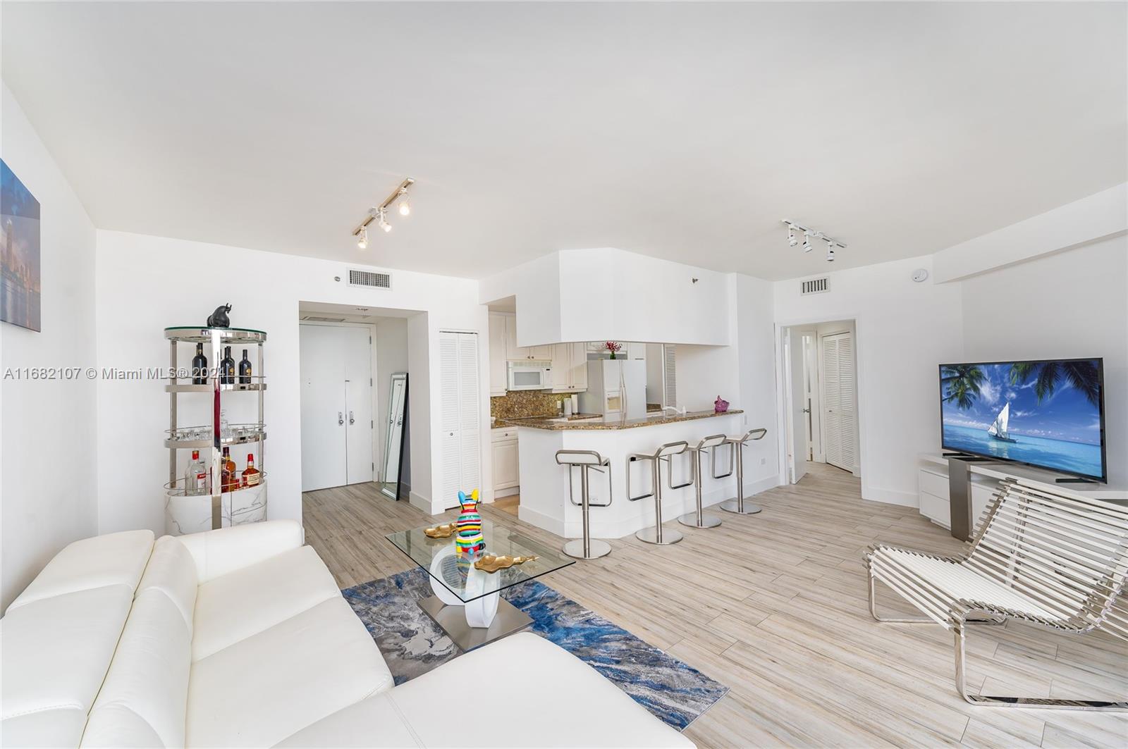 808 Brickell Key Dr #3403, Miami FL 33131