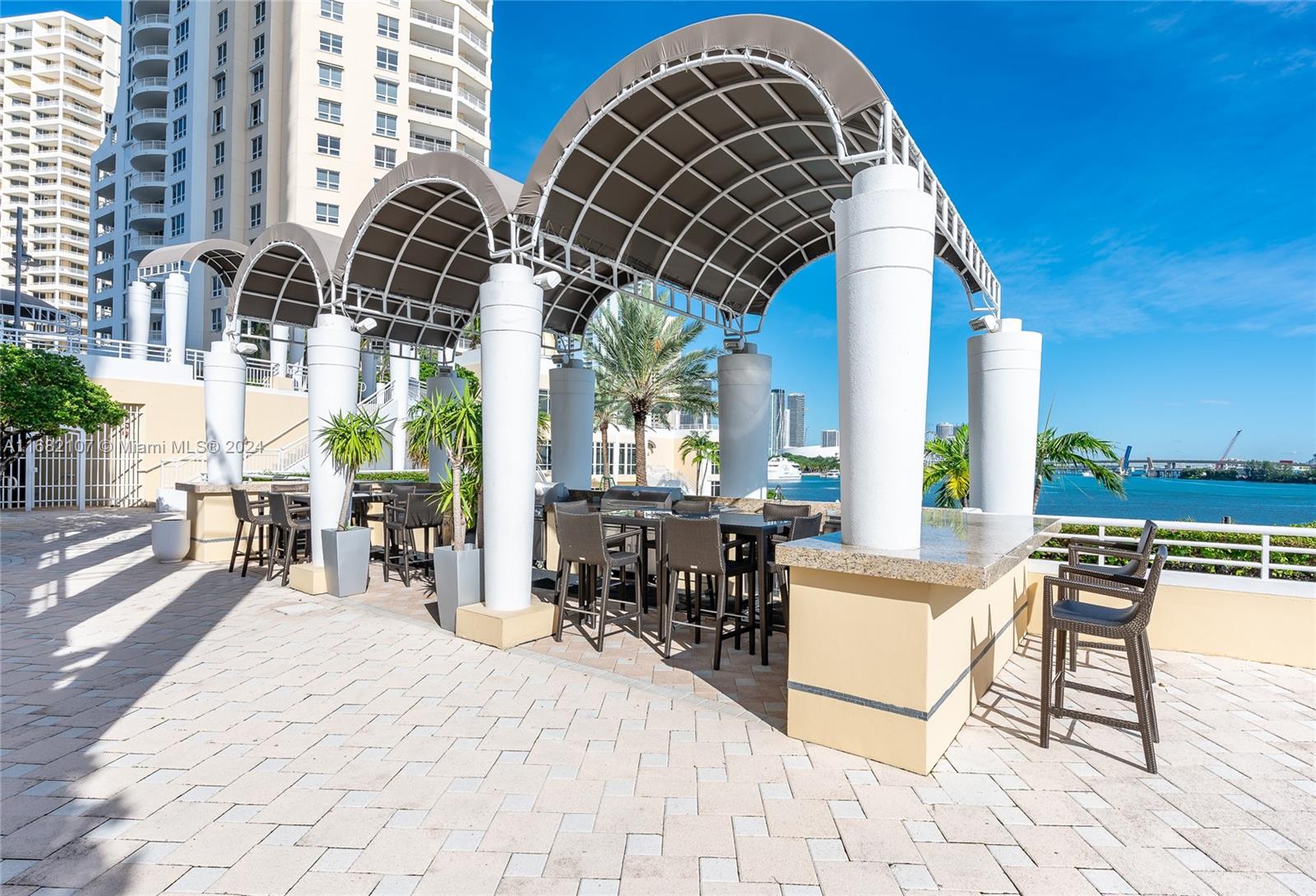 808 Brickell Key Dr #3403, Miami FL 33131