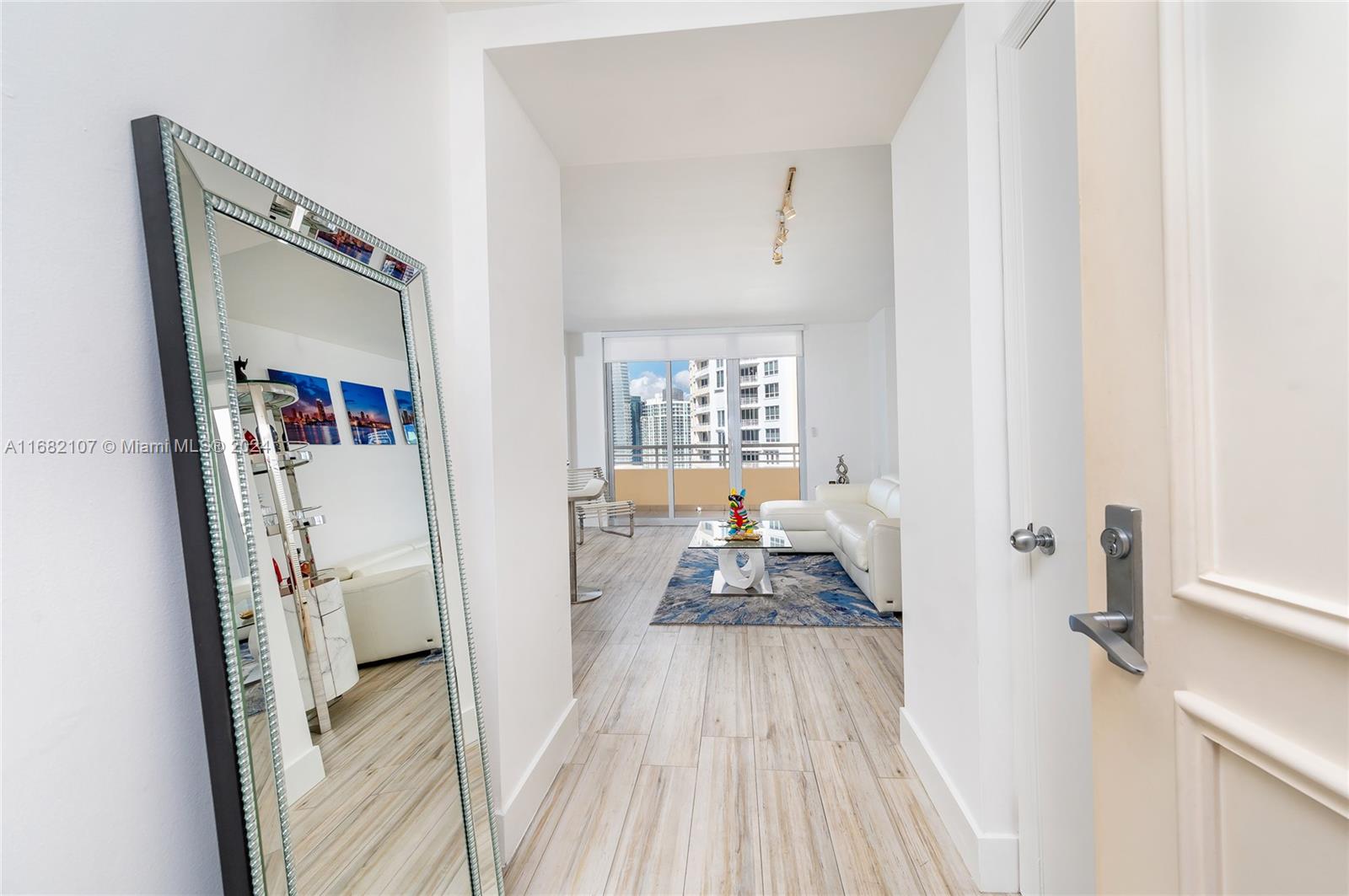 808 Brickell Key Dr #3403, Miami FL 33131