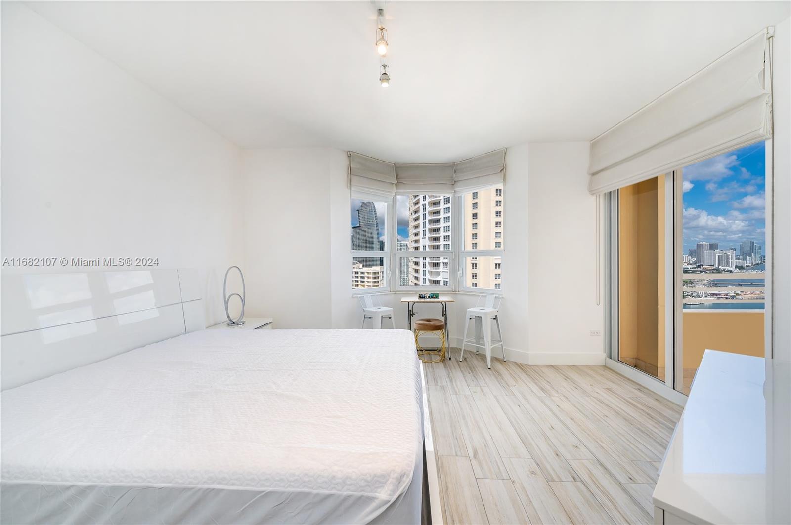 808 Brickell Key Dr #3403, Miami FL 33131