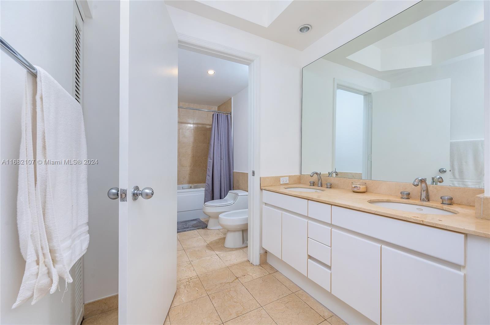808 Brickell Key Dr #3403, Miami FL 33131