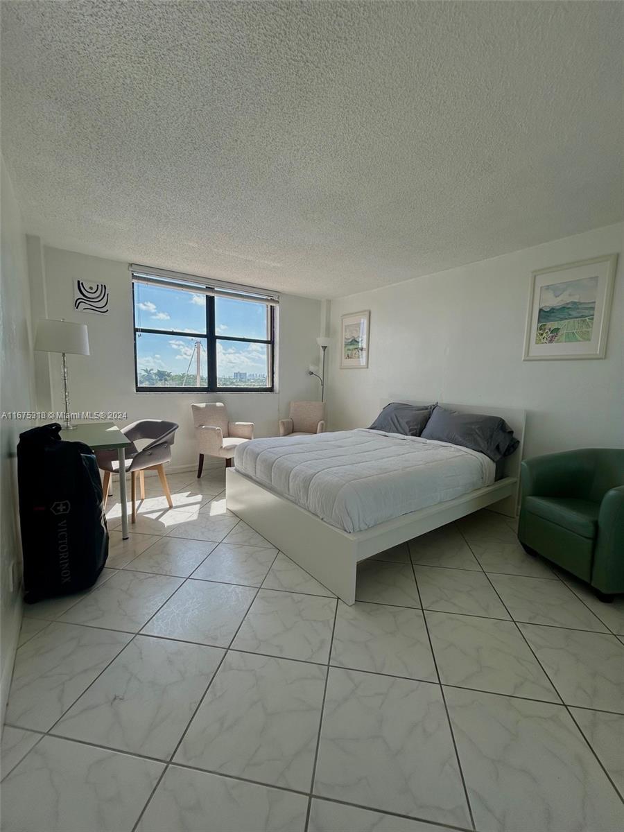 2450 NE 135th St #401, North Miami, Florida image 24