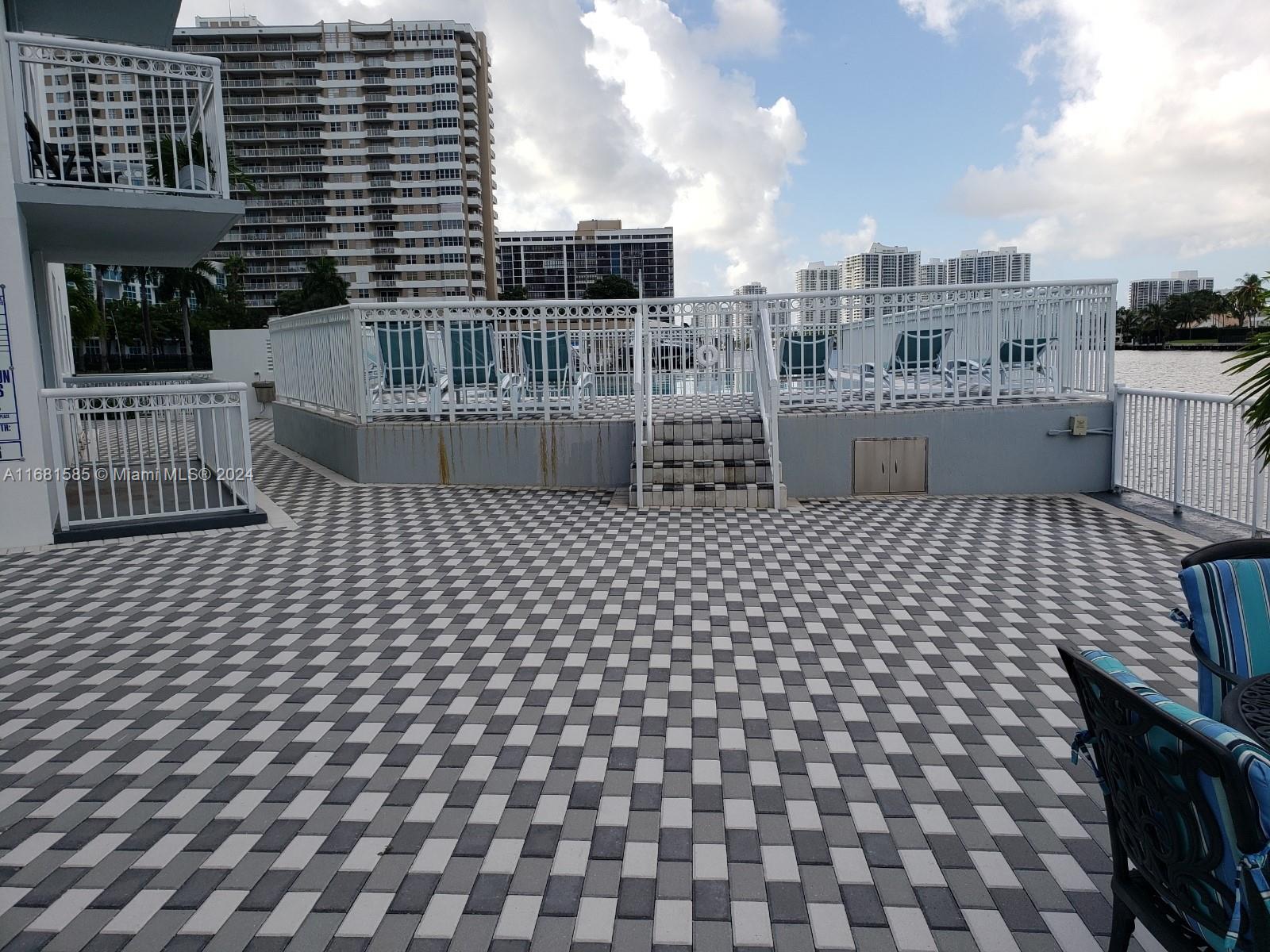 1913 S Ocean Dr #422, Hallandale Beach, Florida image 9