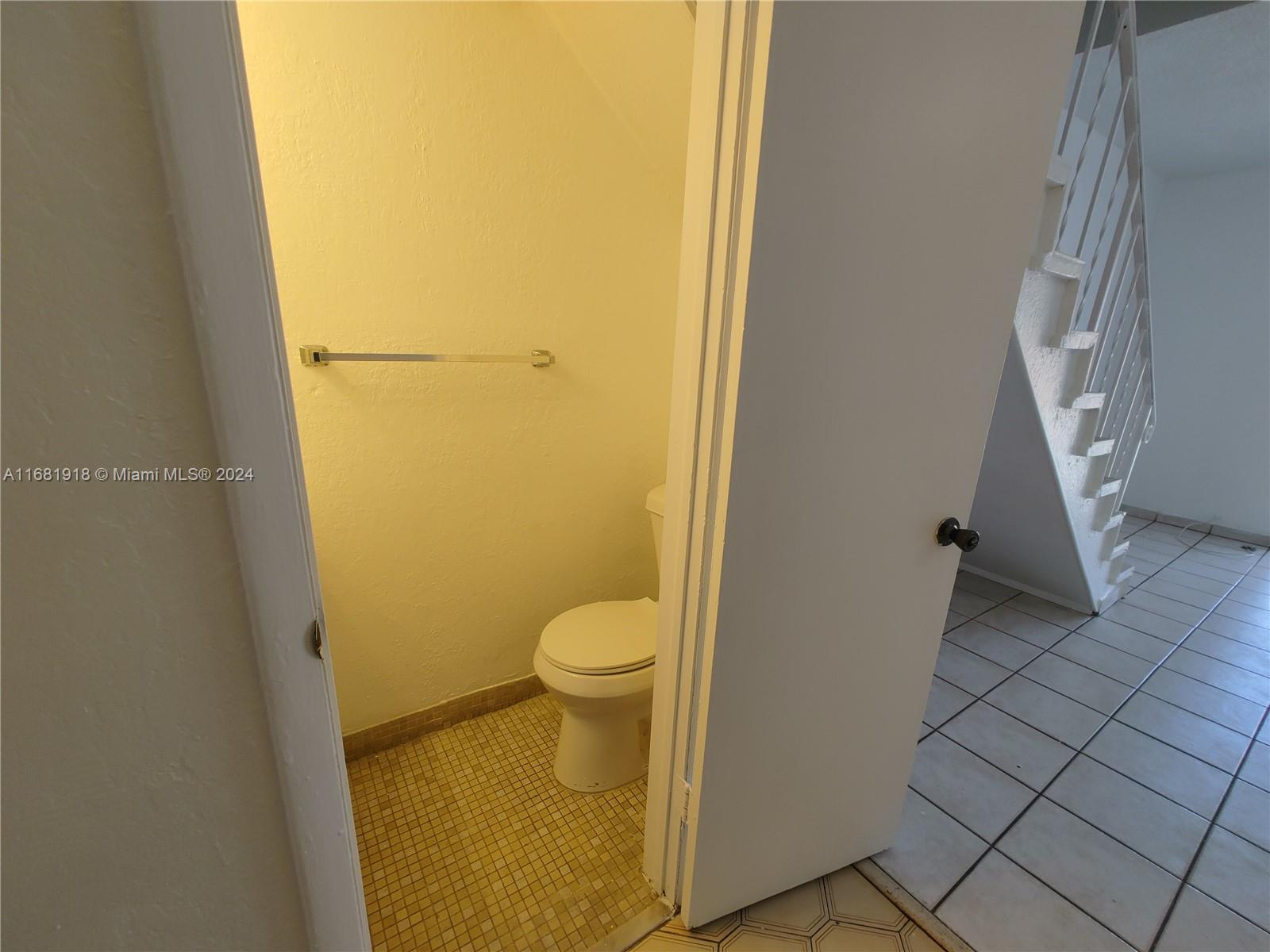 1305 W 53rd St #410, Hialeah, Florida image 27