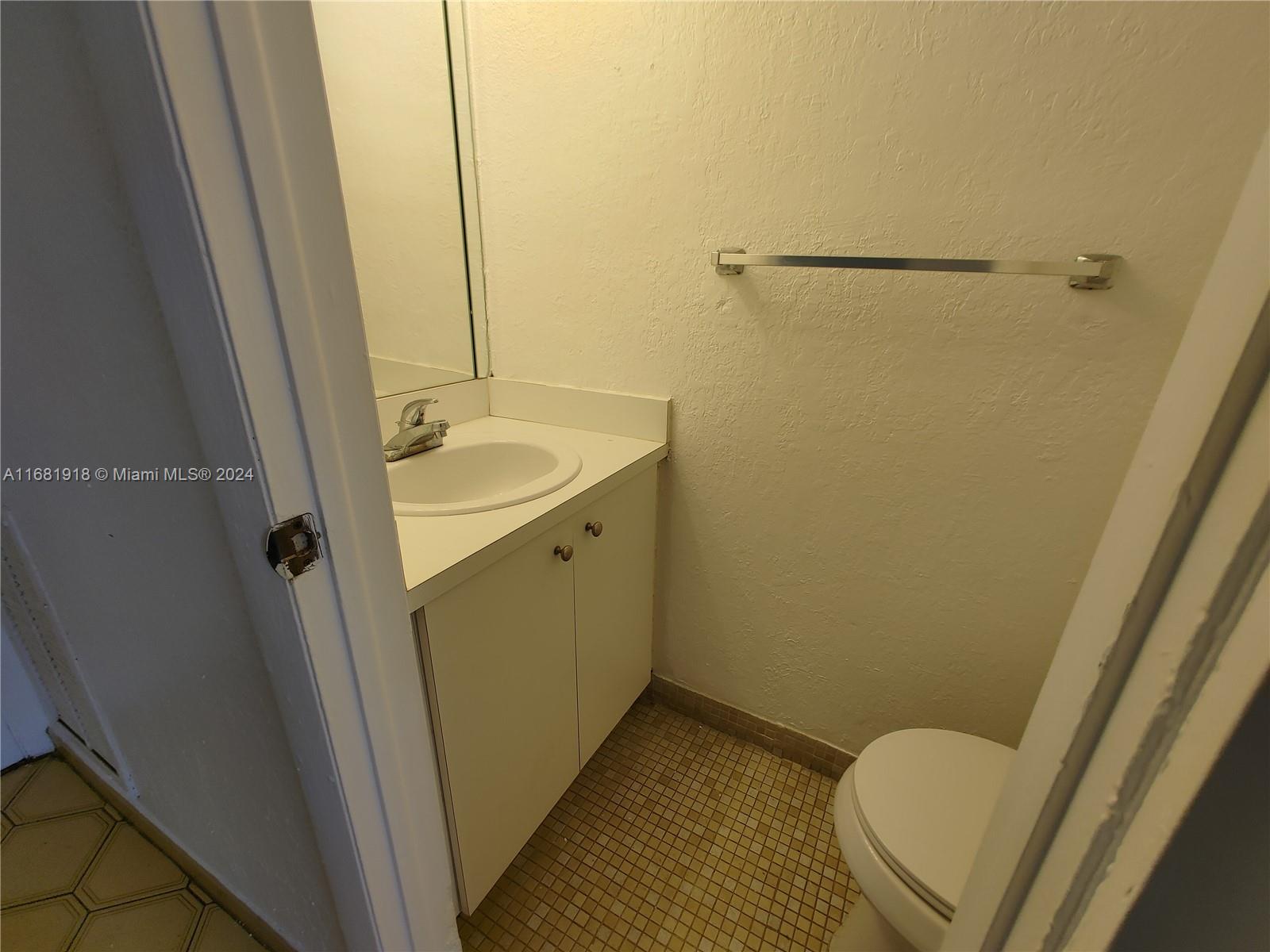 1305 W 53rd St #410, Hialeah, Florida image 29