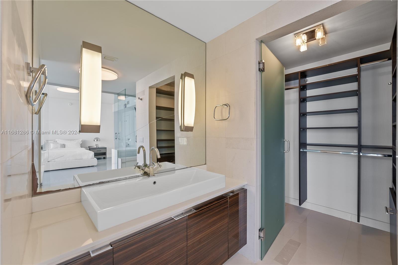 3737 Collins Ave #S-1404, Miami Beach FL 33140