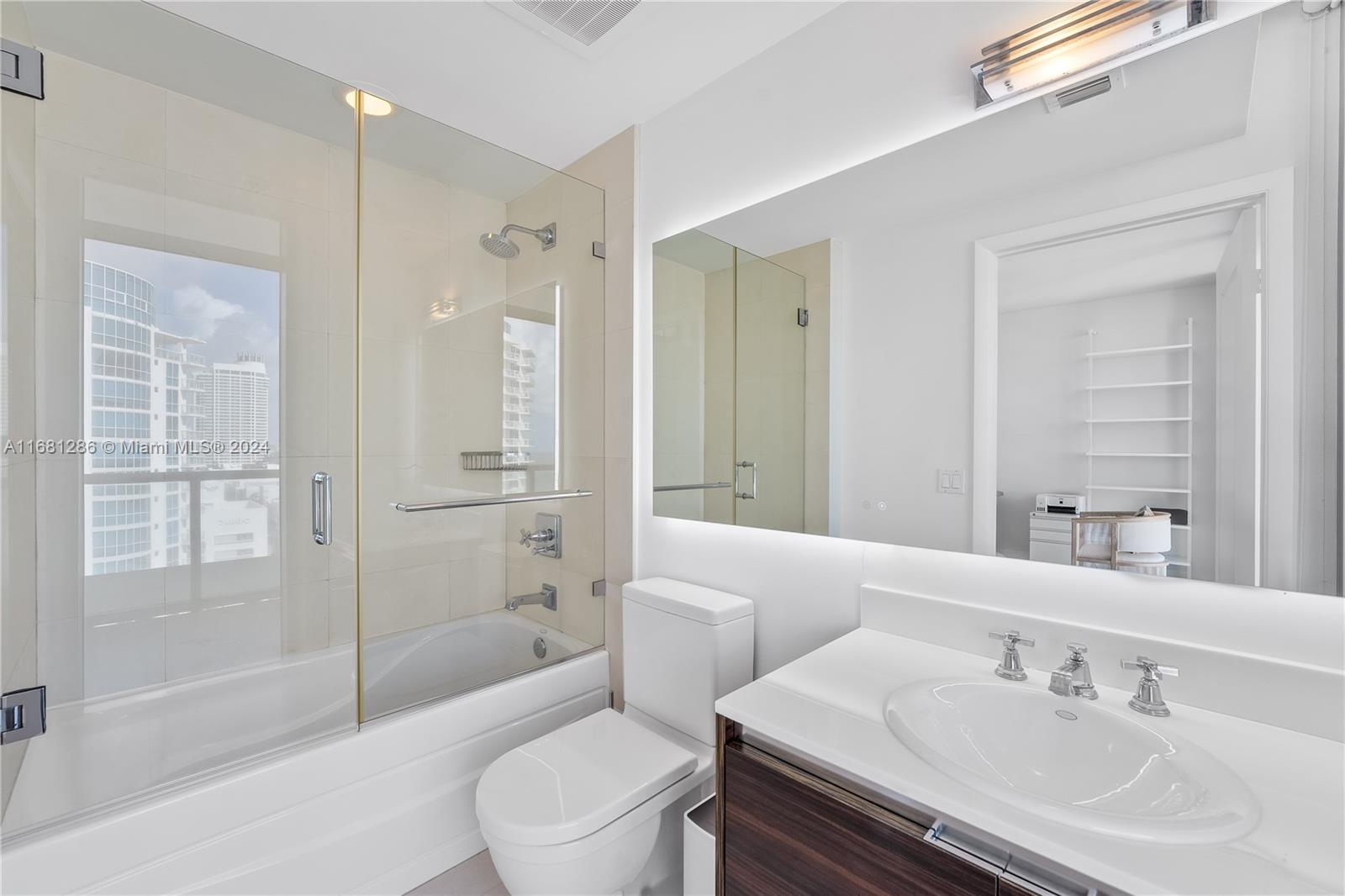 3737 Collins Ave #S-1404, Miami Beach FL 33140
