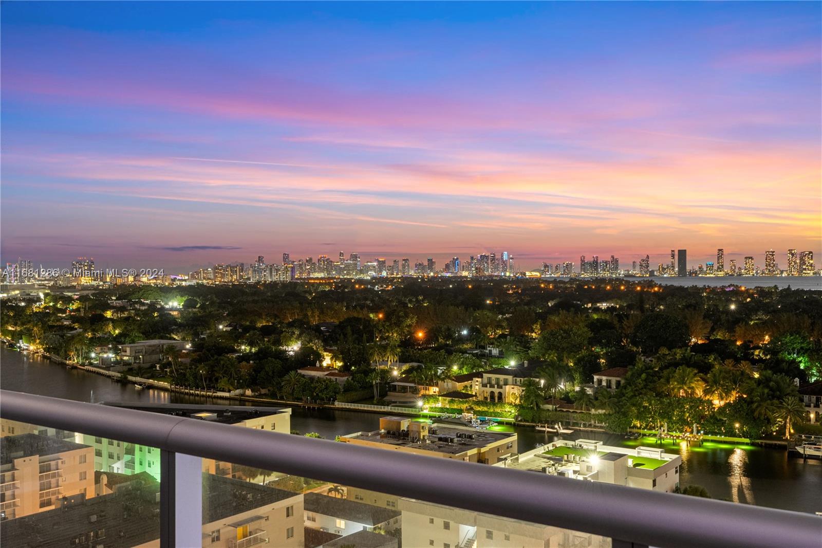 3737 Collins Ave #S-1404, Miami Beach FL 33140