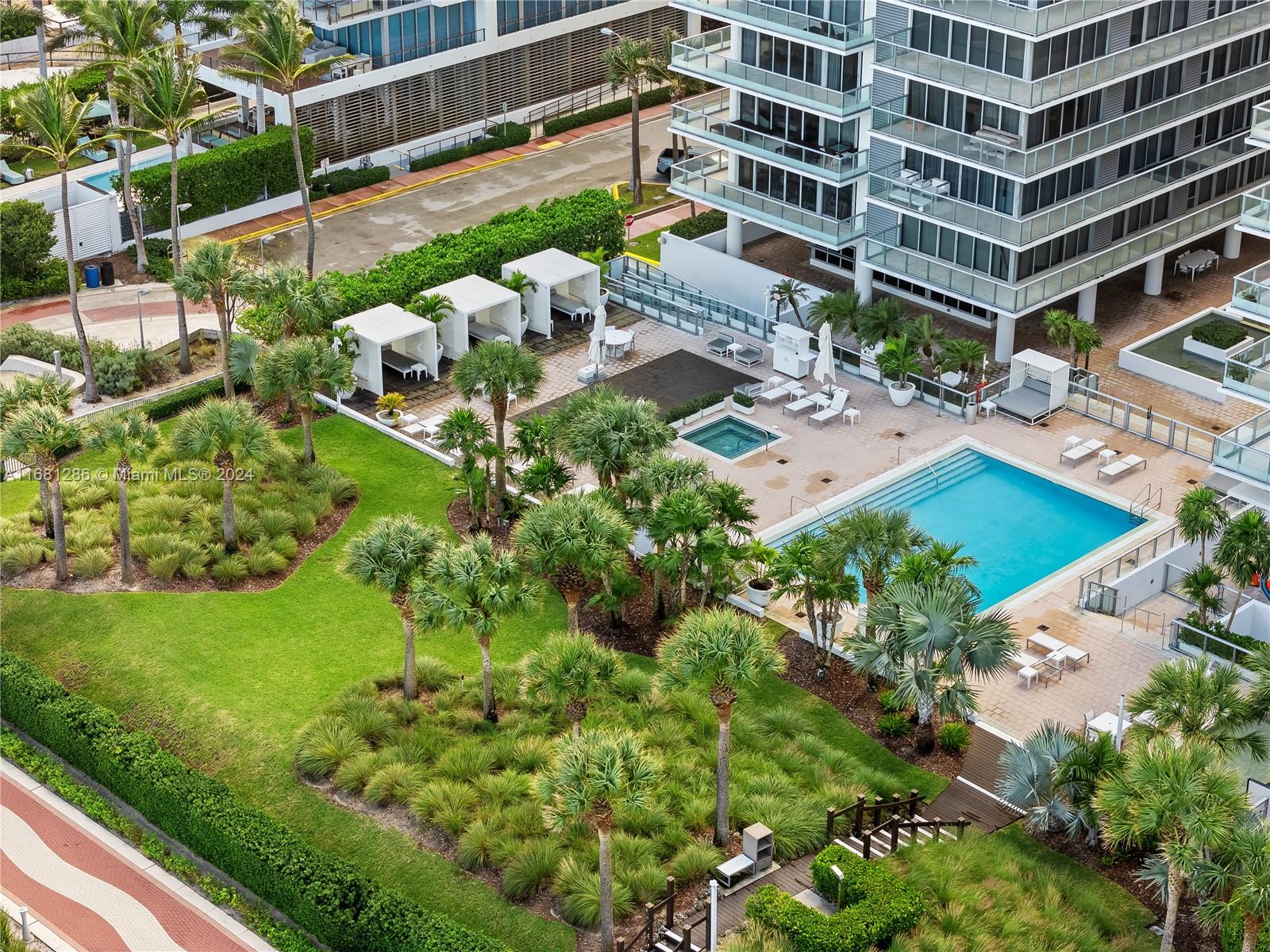 3737 Collins Ave #S-1404, Miami Beach FL 33140