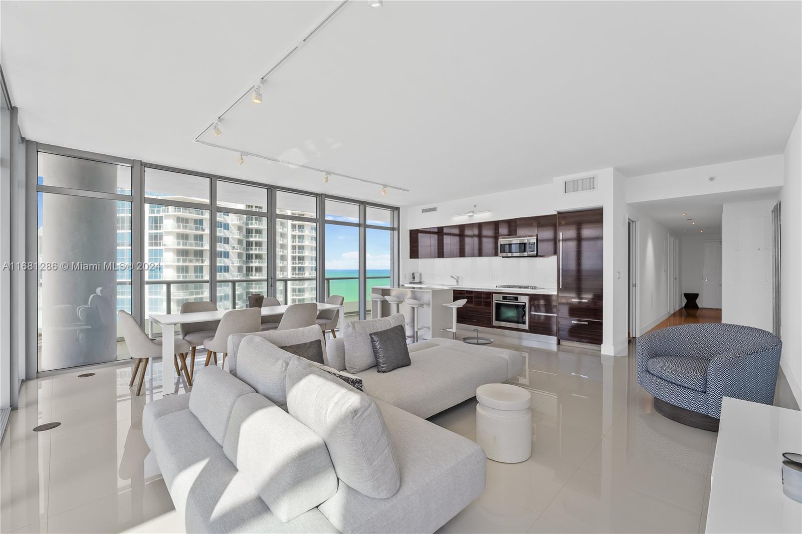 3737 Collins Ave #S-1404, Miami Beach FL 33140