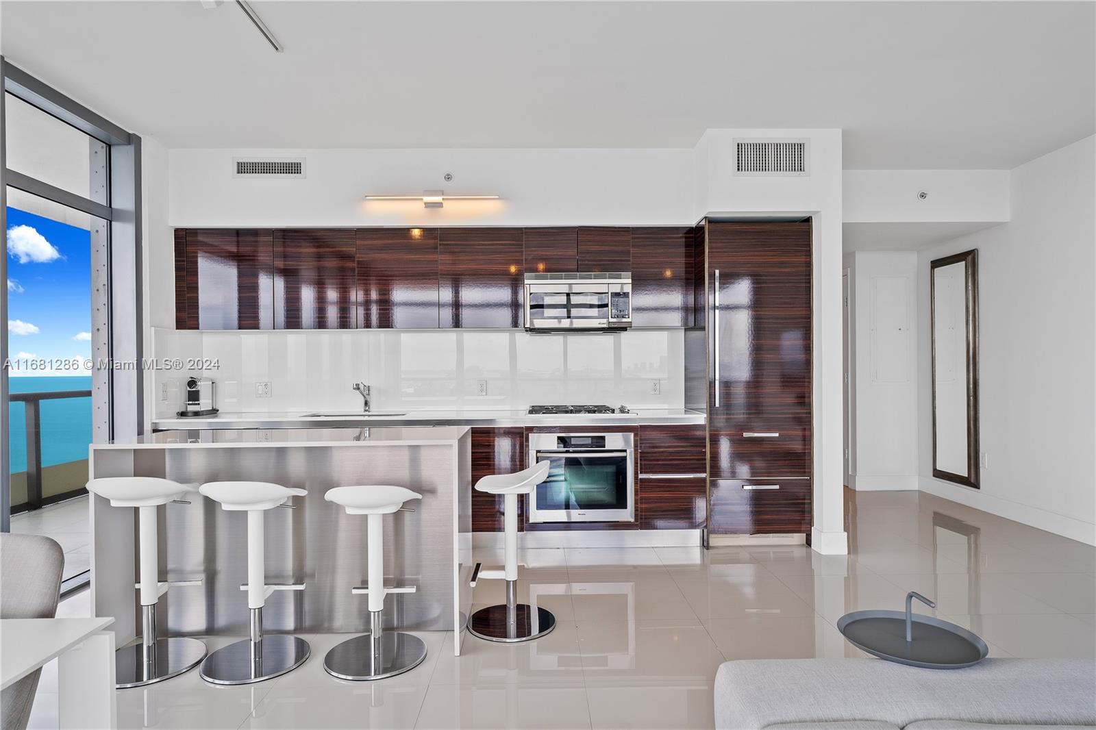 3737 Collins Ave #S-1404, Miami Beach FL 33140
