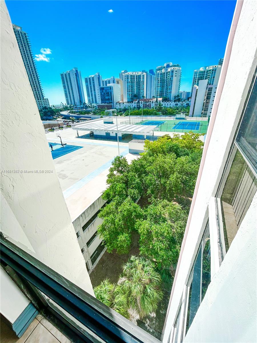 17021 N Bay Rd #918, Sunny Isles Beach, Florida image 31