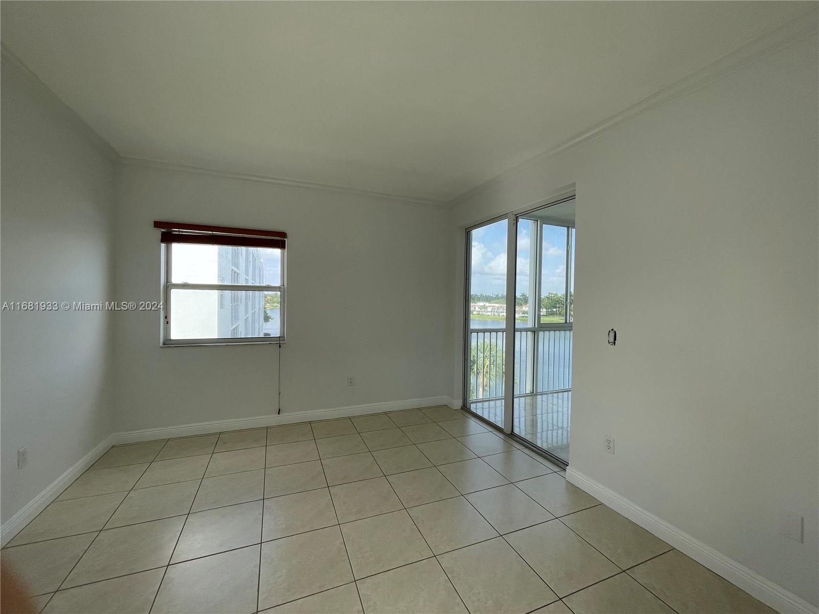 Residential, Doral, Florida image 10