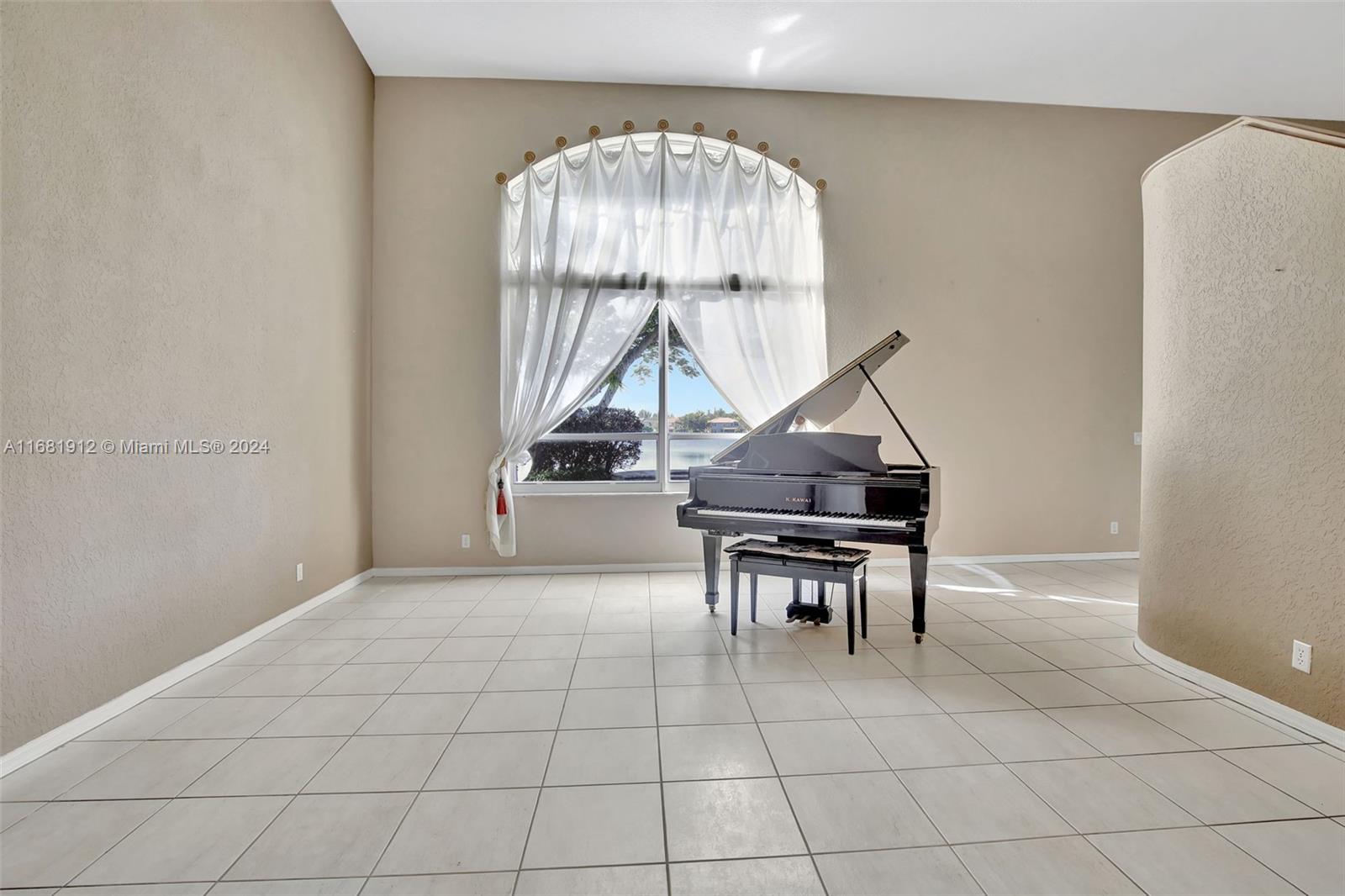 12618 NW 23rd St, Pembroke Pines, Florida image 4