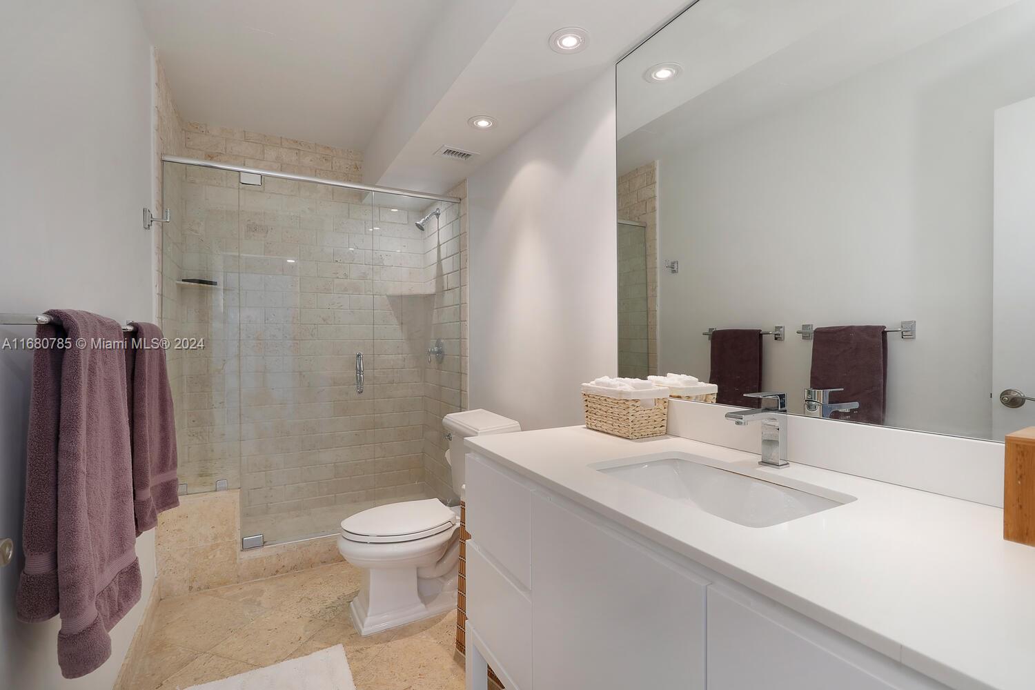 881 Ocean Dr #3D, Key Biscayne FL 33149