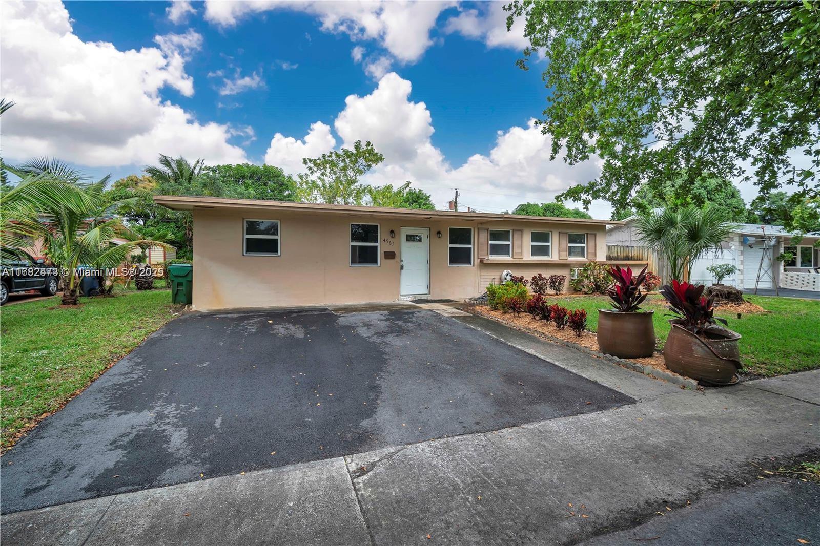 4961 NW 12th St, Lauderhill, Florida image 1