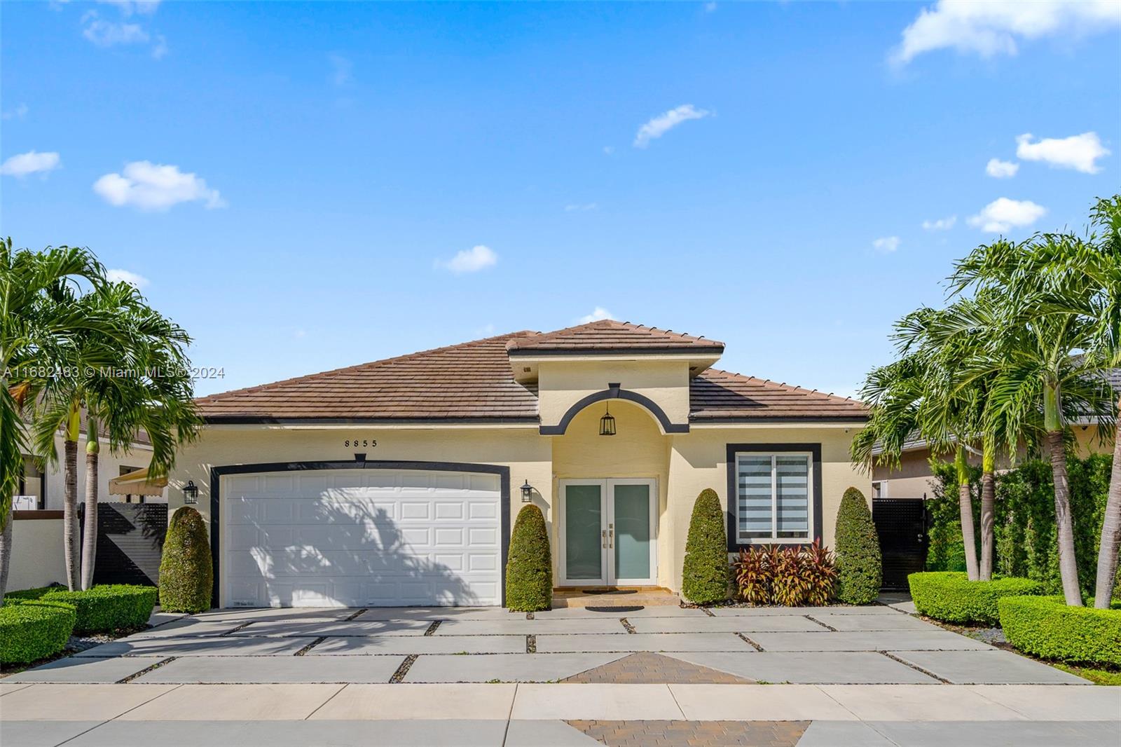 8855 NW 146th Ln, Miami Lakes, Florida image 2