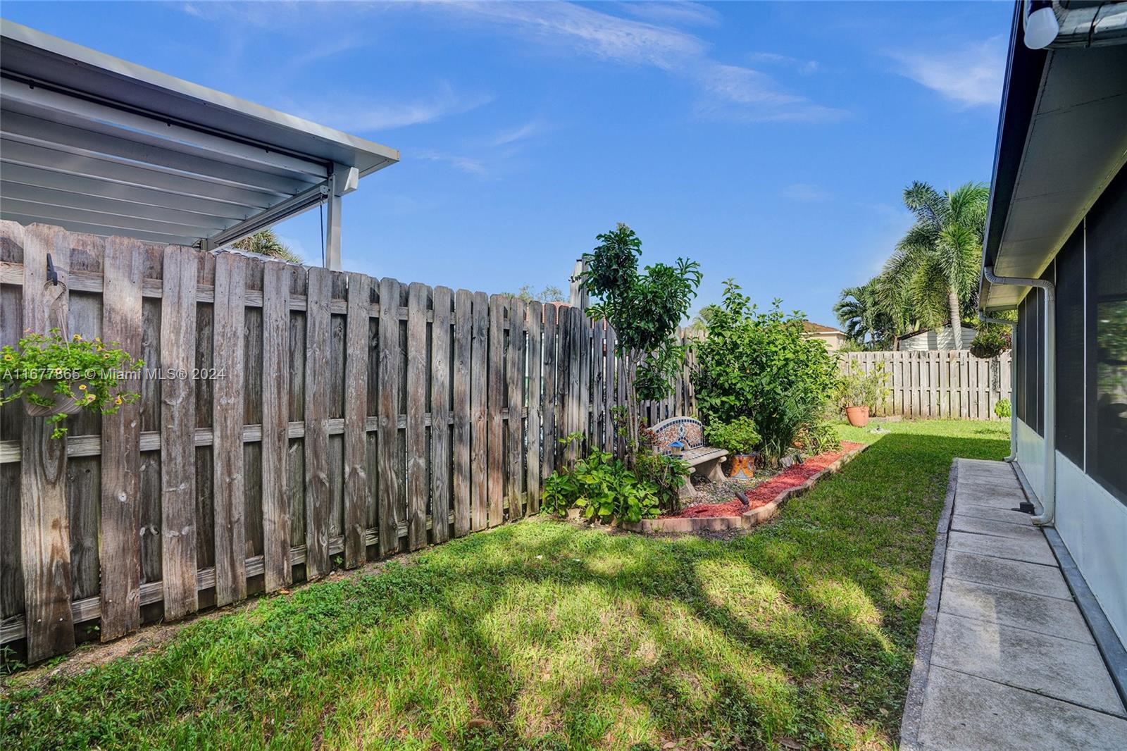 9133 NW 190th Ter, Hialeah, Florida image 41