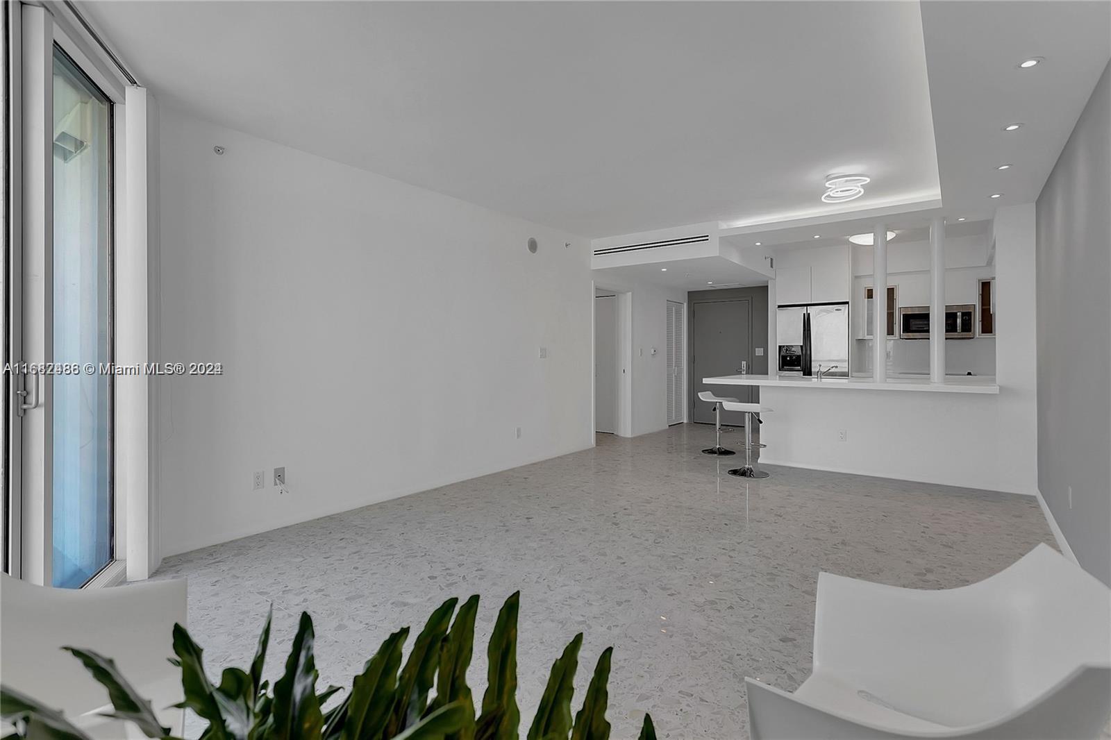 325 S Biscayne Blvd #4318, Miami FL 33131