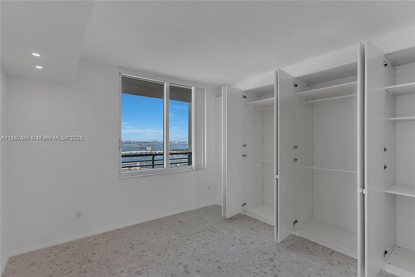 325 S Biscayne Blvd #4318, Miami FL 33131