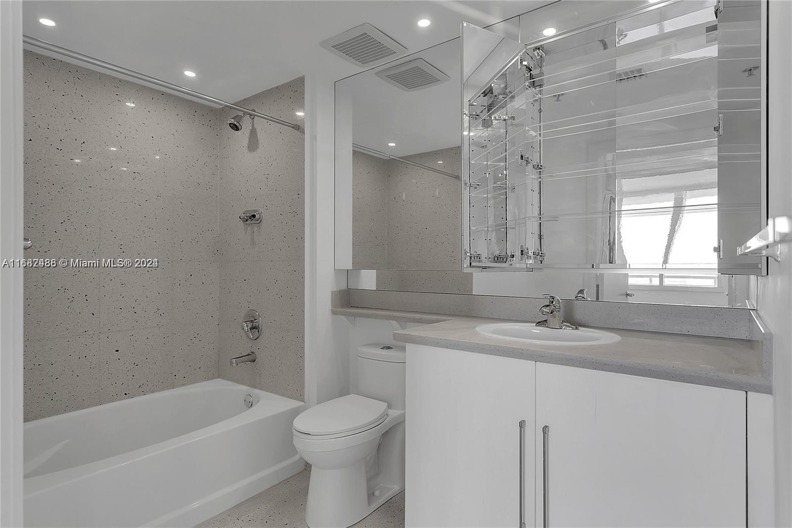 325 S Biscayne Blvd #4318, Miami FL 33131