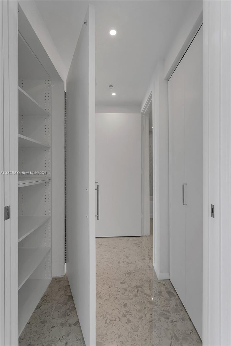 325 S Biscayne Blvd #4318, Miami FL 33131