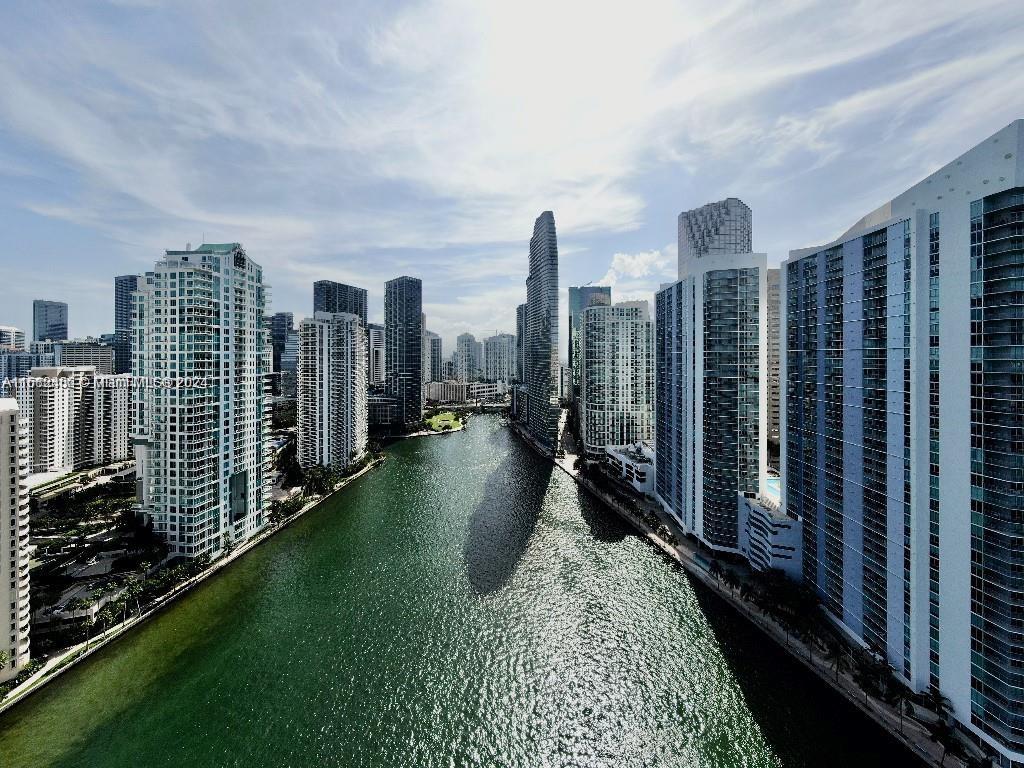 325 S Biscayne Blvd #4318, Miami FL 33131