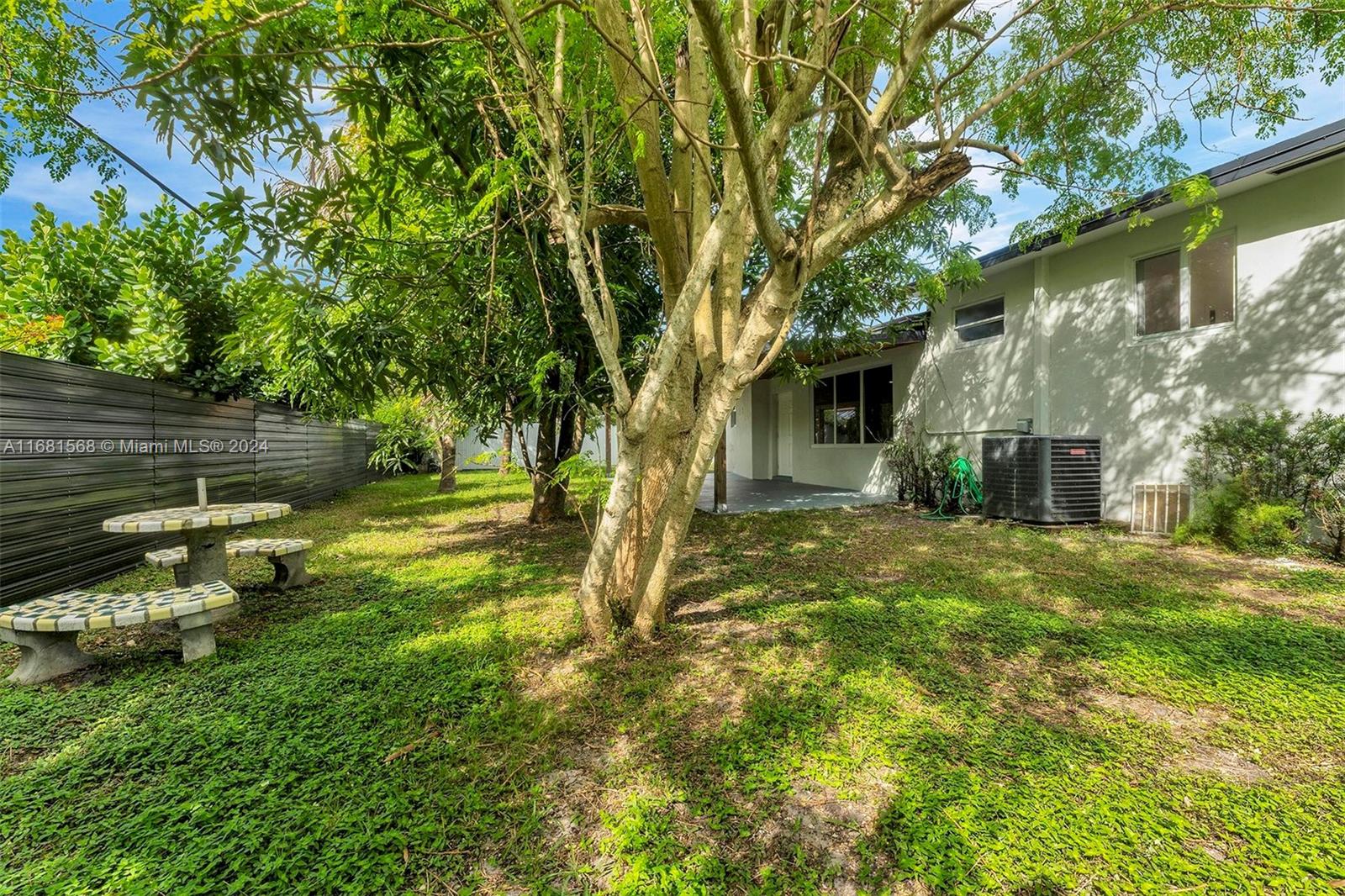 Residential, North Miami, Florida image 32