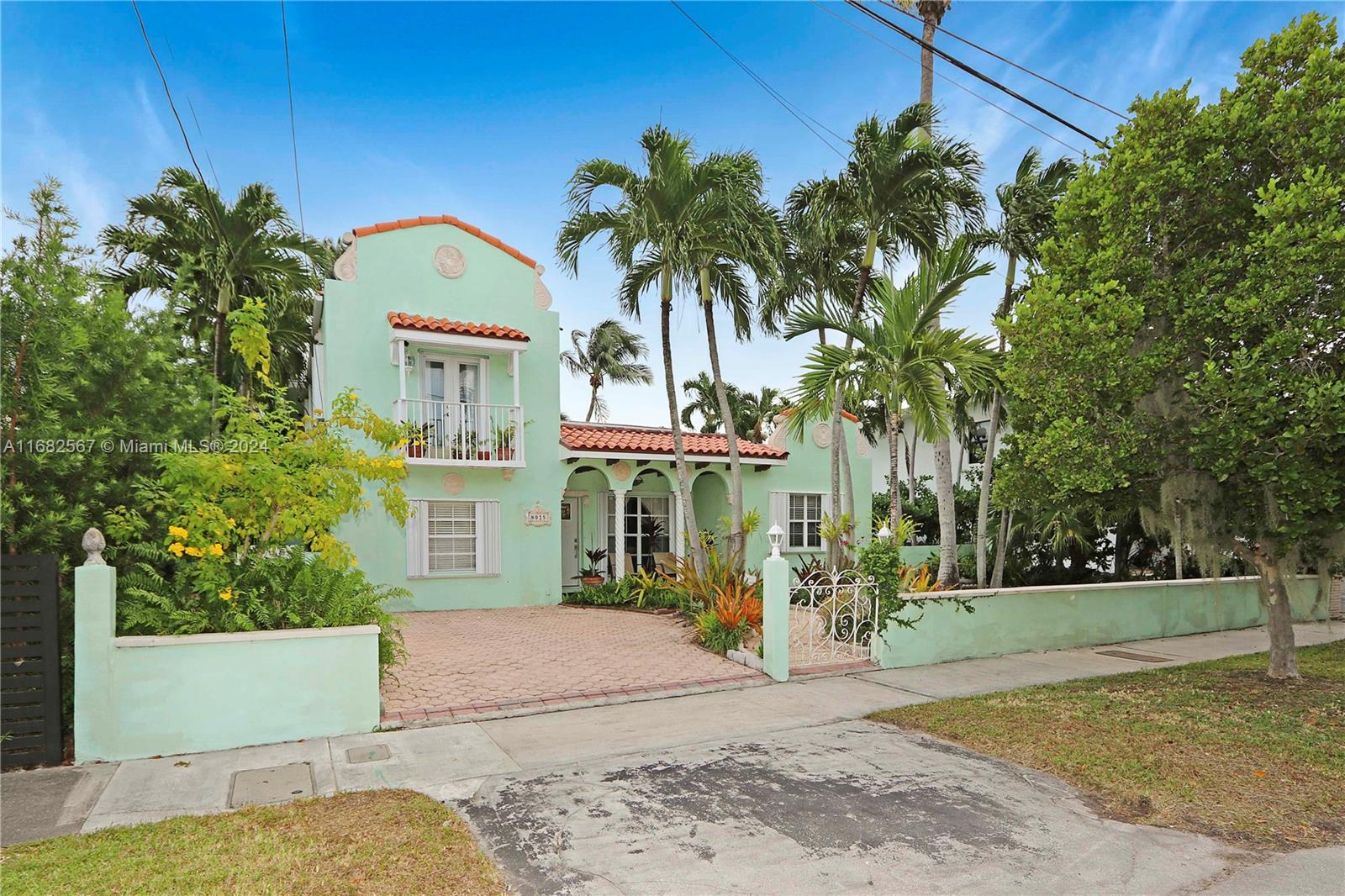 8025 Noremac Ave, Miami Beach, Florida image 12