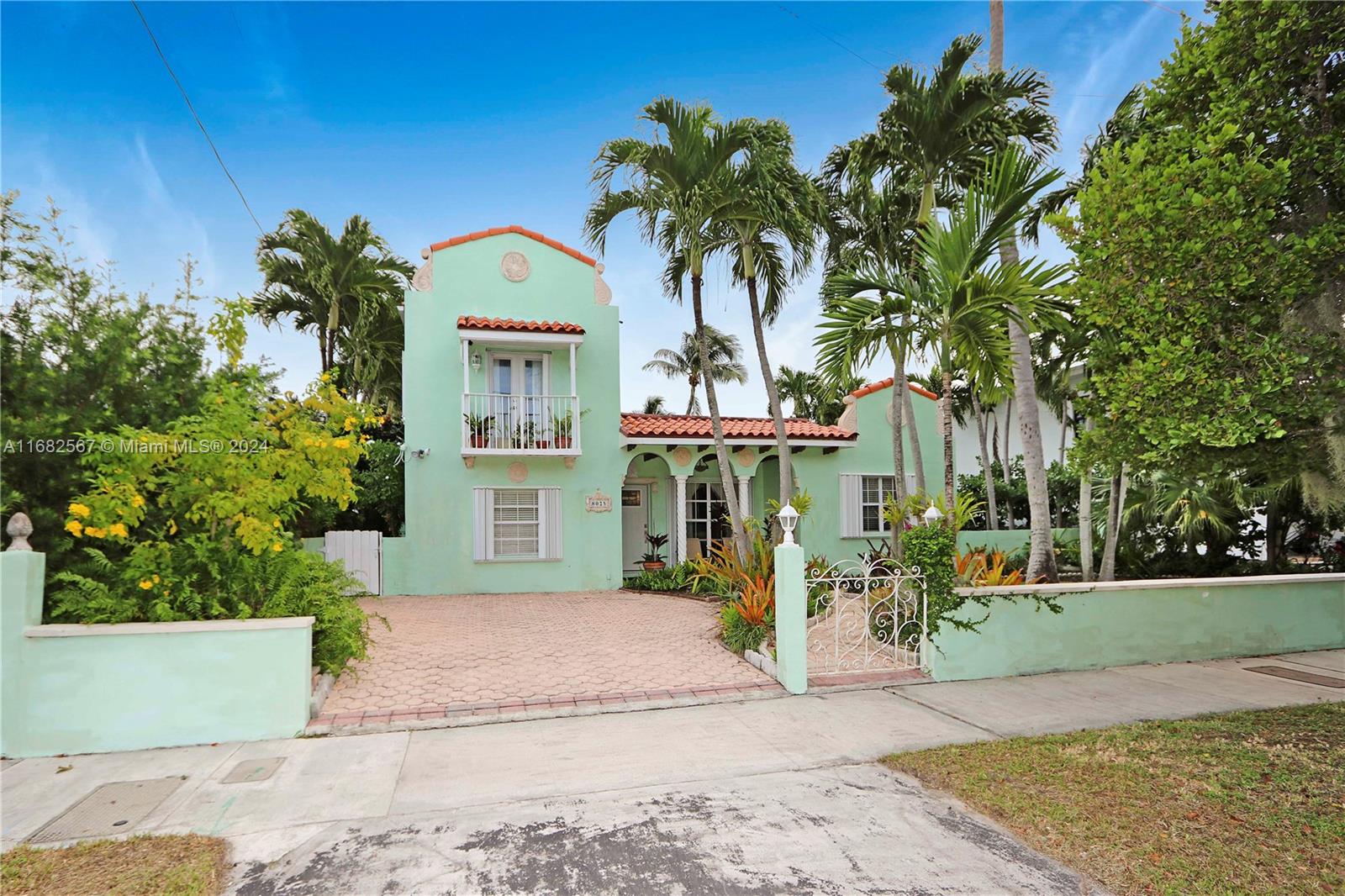 8025 Noremac Ave, Miami Beach, Florida image 13