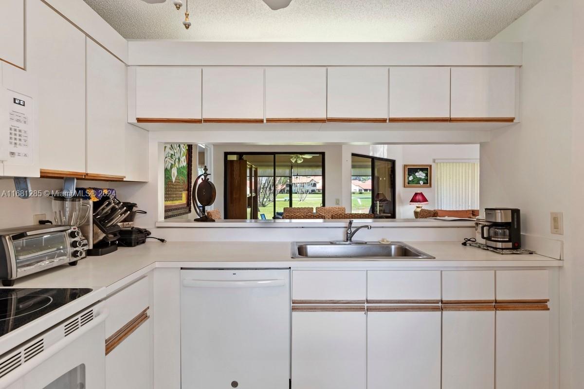 8182 Mooring Cir, Boynton Beach, Florida image 12