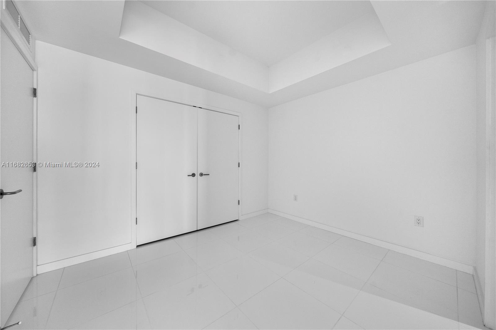 851 NE 1st AVE #2106, Miami FL 33132