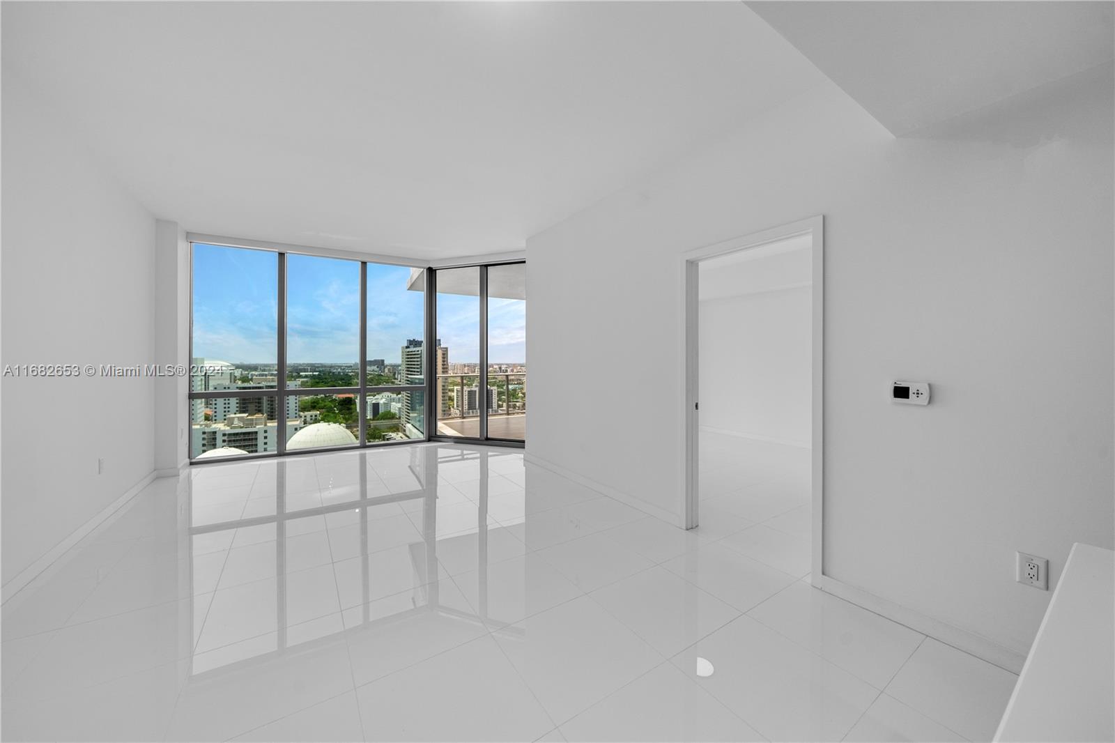 851 NE 1st AVE #2106, Miami FL 33132