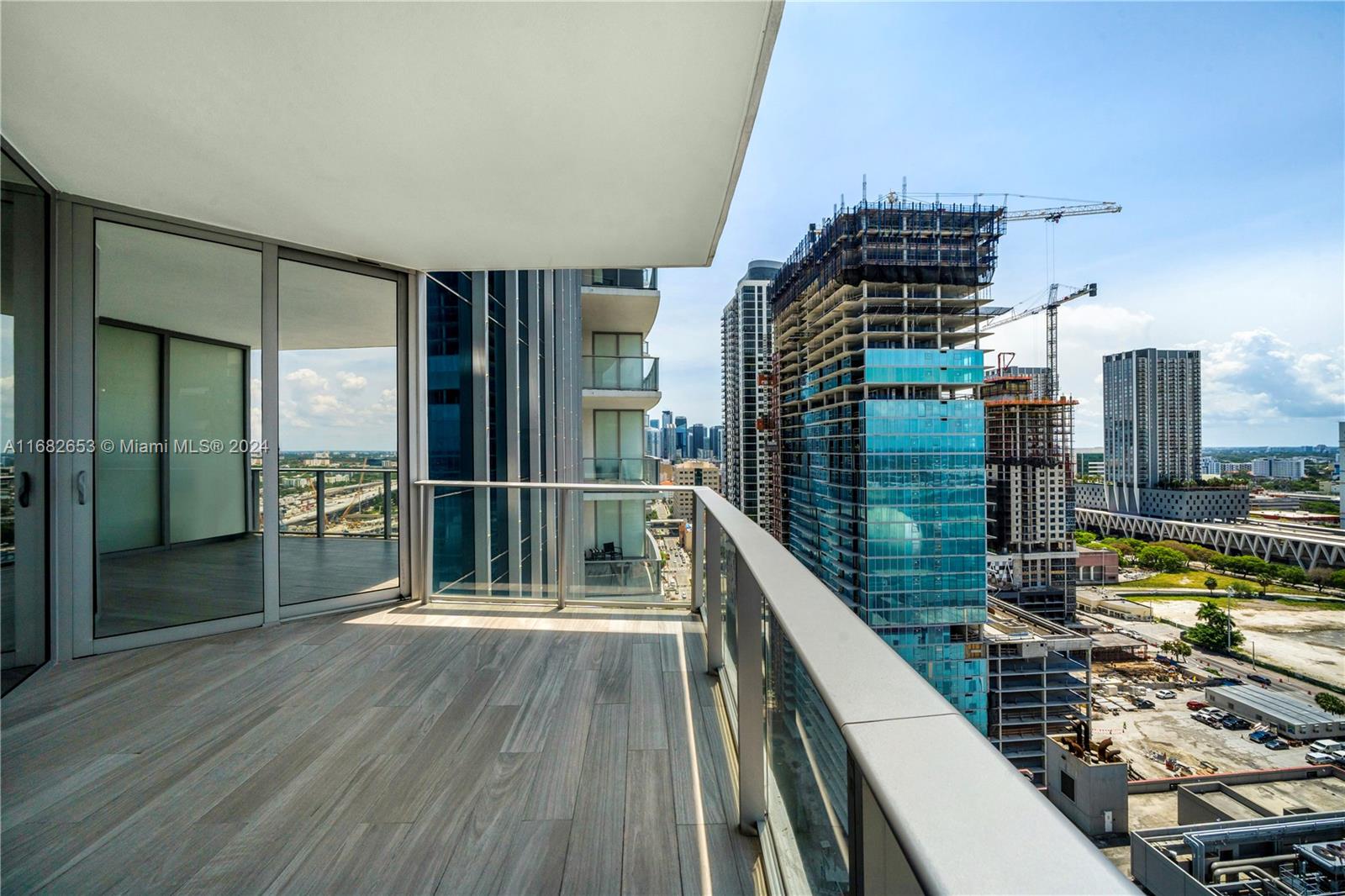 851 NE 1st AVE #2106, Miami FL 33132