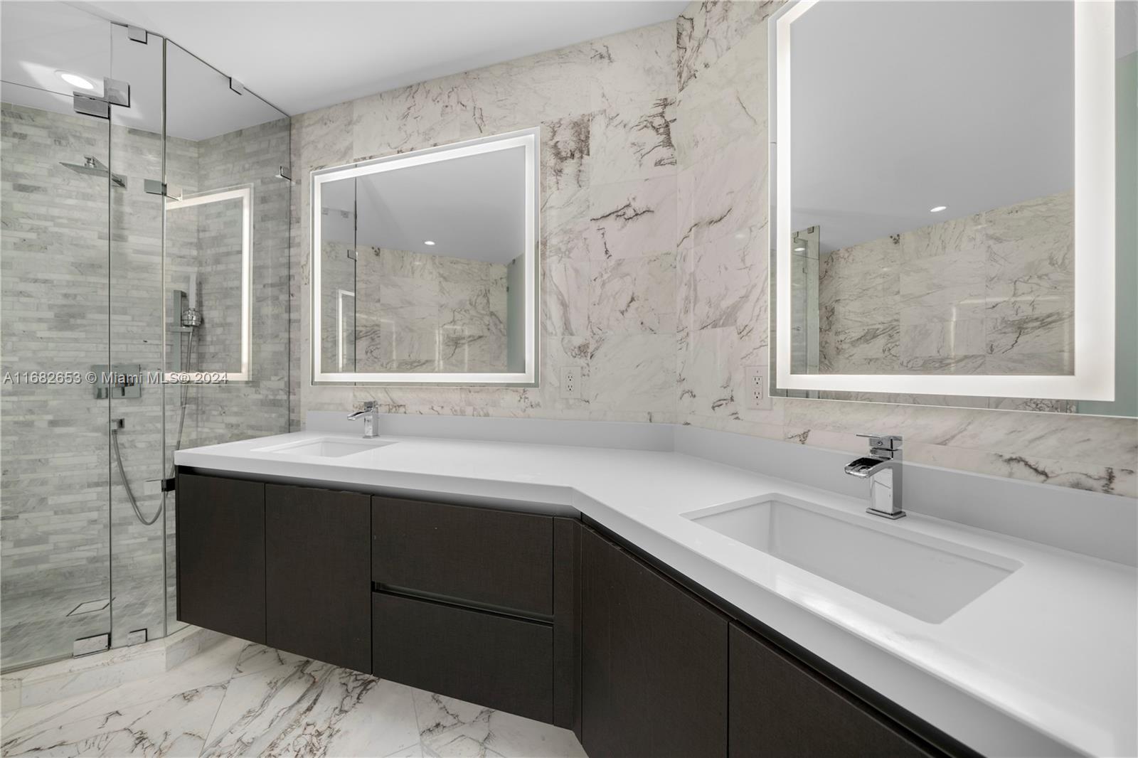 851 NE 1st AVE #2106, Miami FL 33132
