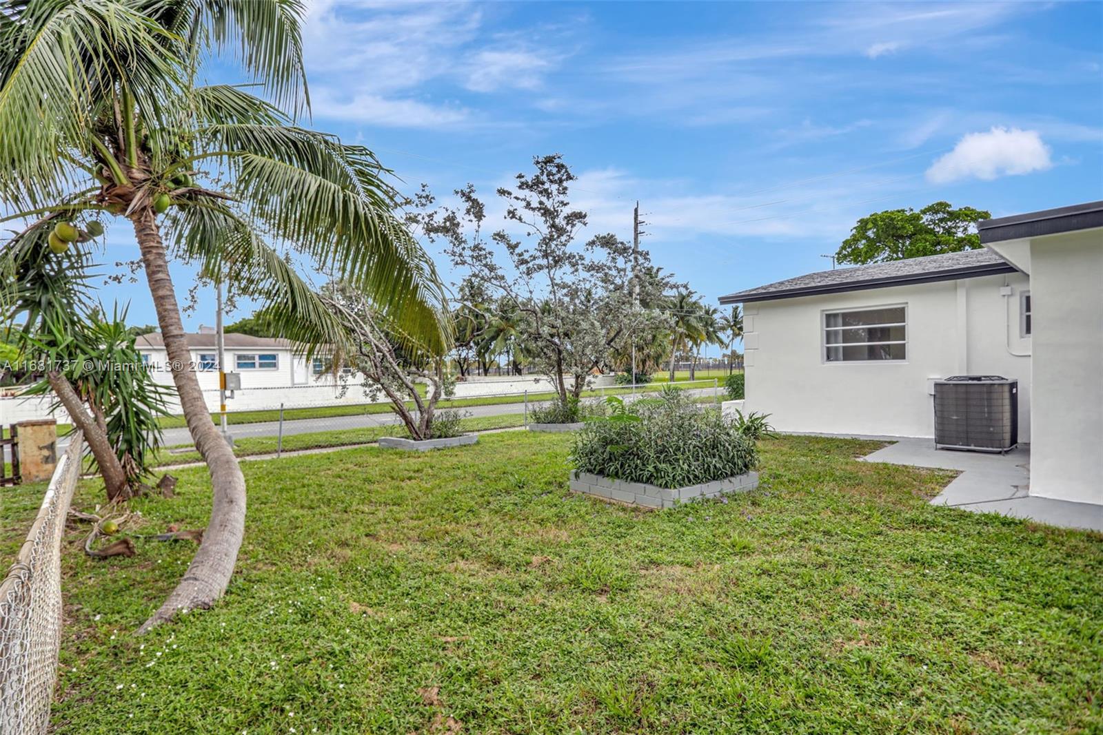 1220 NE 8th St, Pompano Beach, Florida image 27