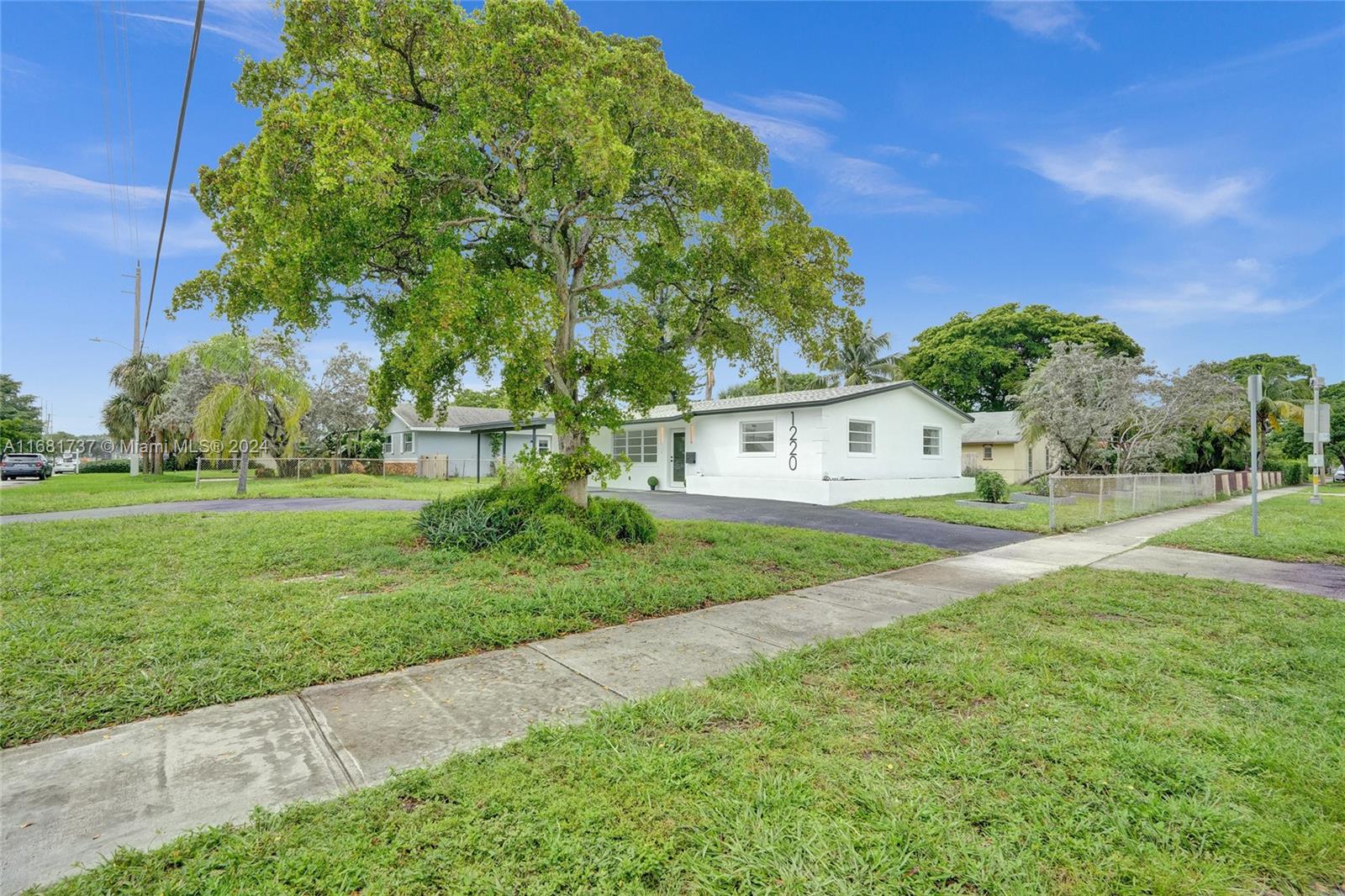 1220 NE 8th St, Pompano Beach, Florida image 30