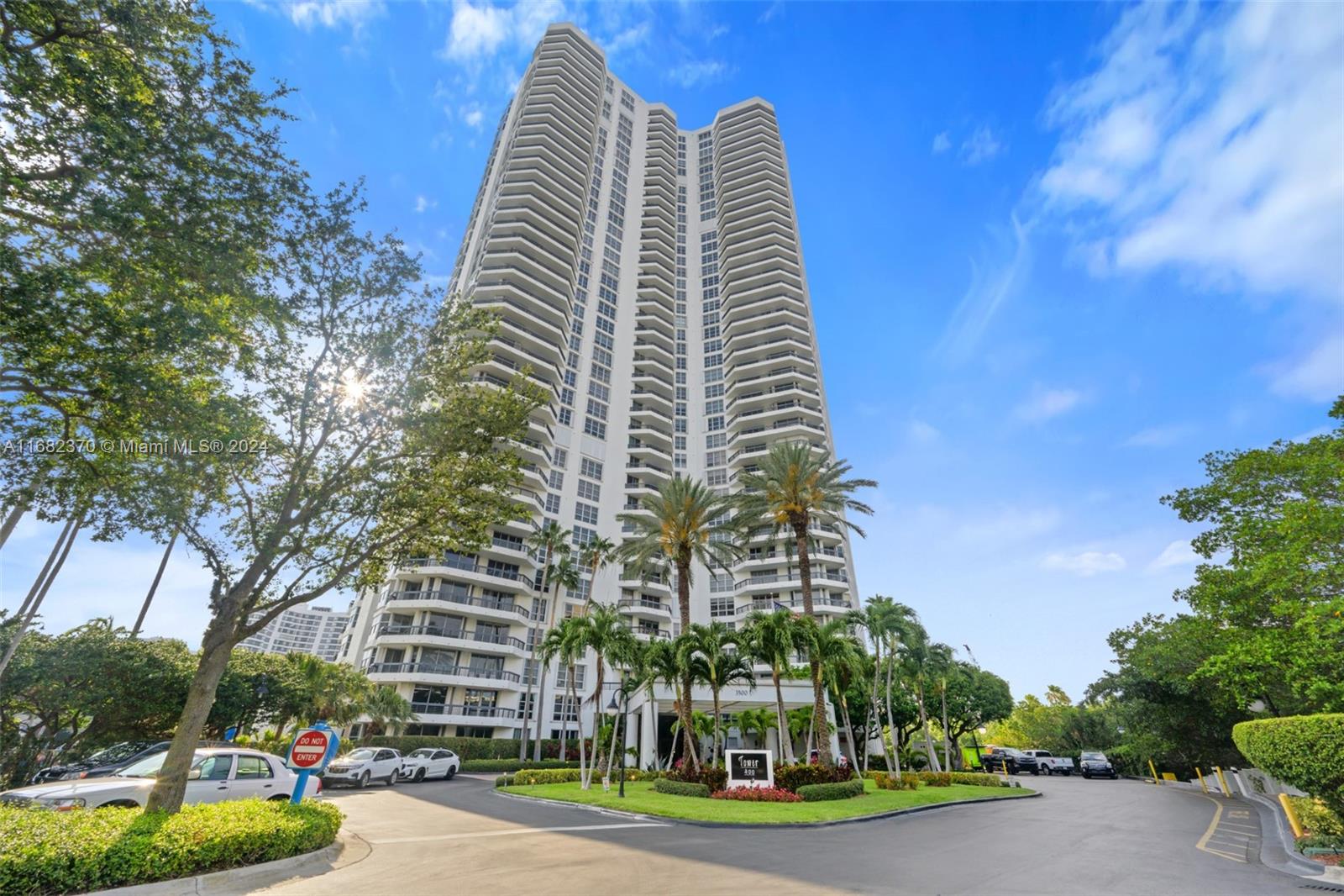 3500 Mystic Pointe Drive #2108, Aventura, Florida image 12