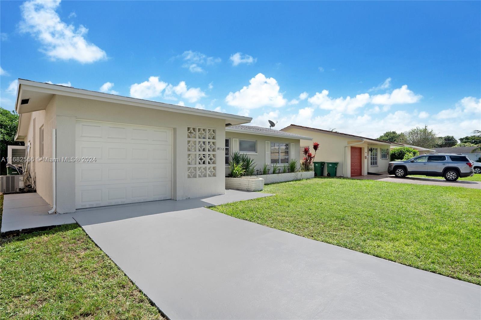 5710 NW 65th Way, Tamarac, Florida image 2