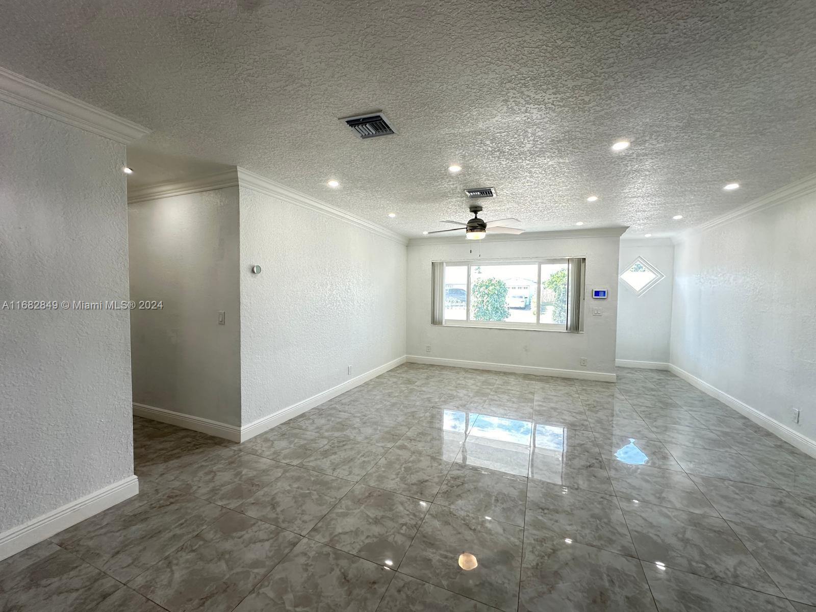 1310 SW 6th Way, Deerfield Beach, Florida image 4