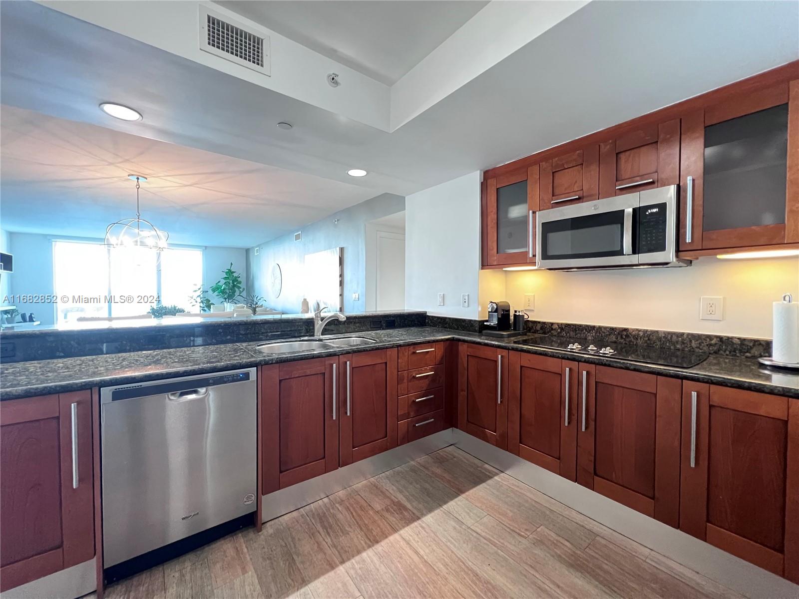 3301 NE 183rd St #905, Aventura FL 33160