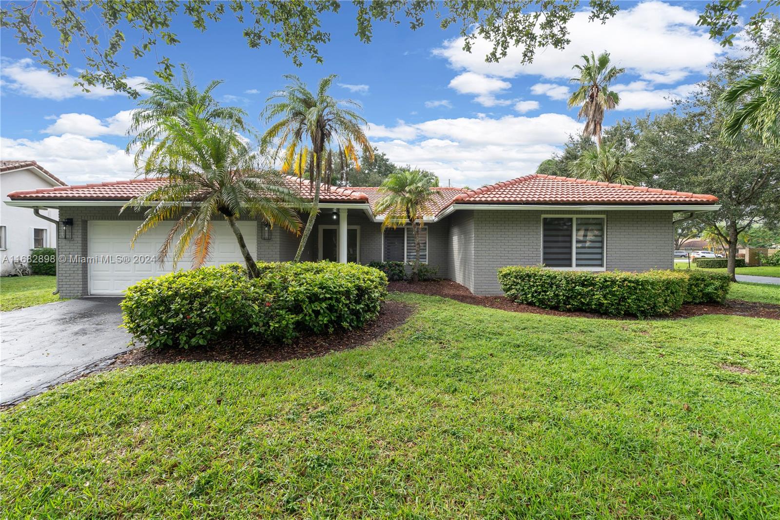 4818 NW 92nd Ter, Coral Springs, Florida image 4